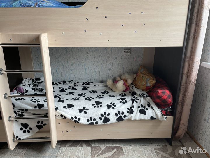 Двухъярусная кровать бу с матрасами