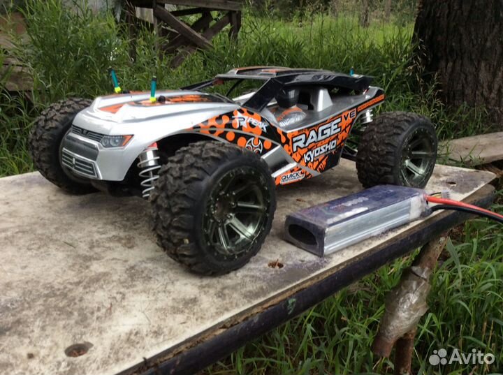 Радиоуправляемая модель kiosho 1/10
