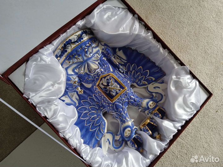 Графин из фарфора