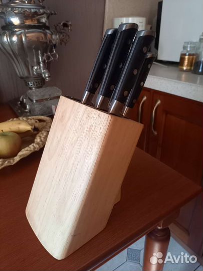 Набор ножей с подставкой