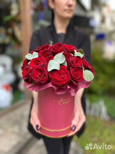 Розы в шляпной коробке