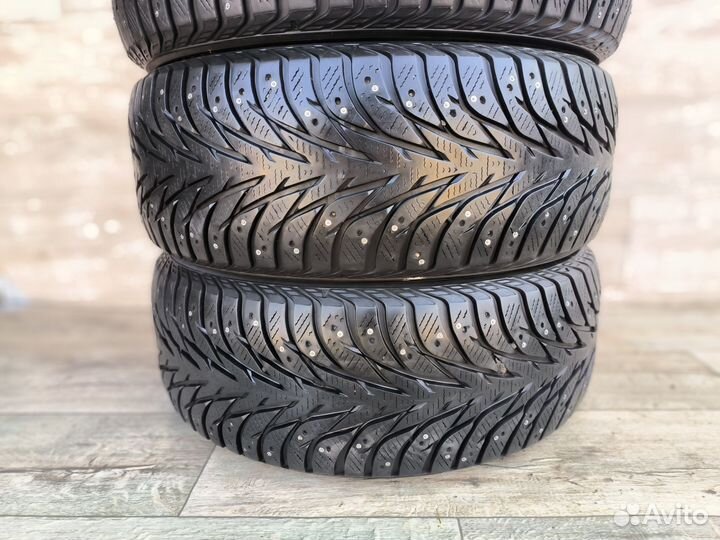 Yokohama Ice Guard IG35 215/55 R17