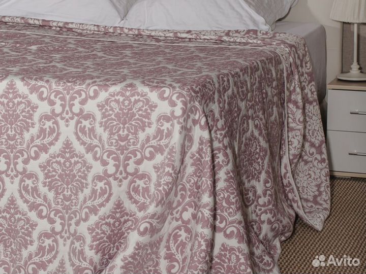 Красивое покрывало с орнаментом 240*250 см