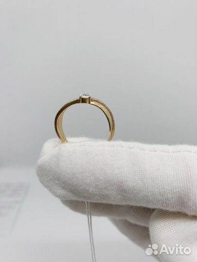 Золотое кольцо с фианитом 18р