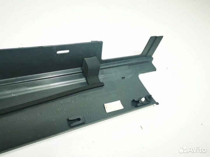 Накладка на порог правая Land Rover Discovery 5