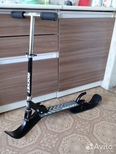 Самокат-снегокат