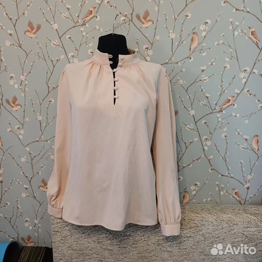 Бежевая блузка