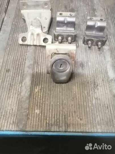 Петли багажника