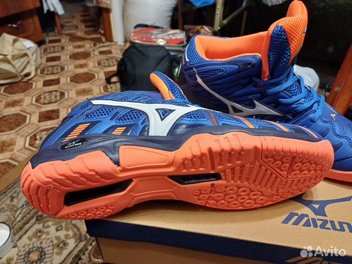 Кроссовки Mizuno