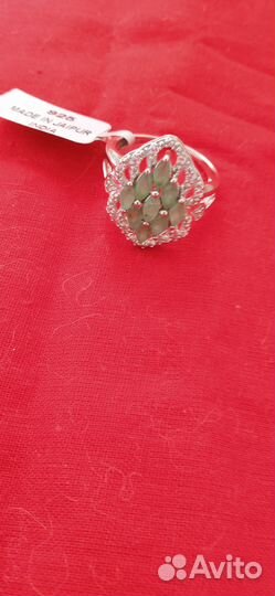 Кольцо из серебра с изумрудами, новое