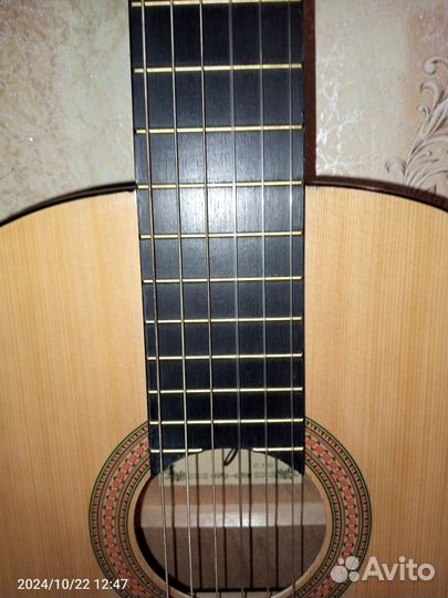 Акустическая гитара