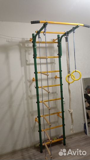 Продаю Шведскую стенку