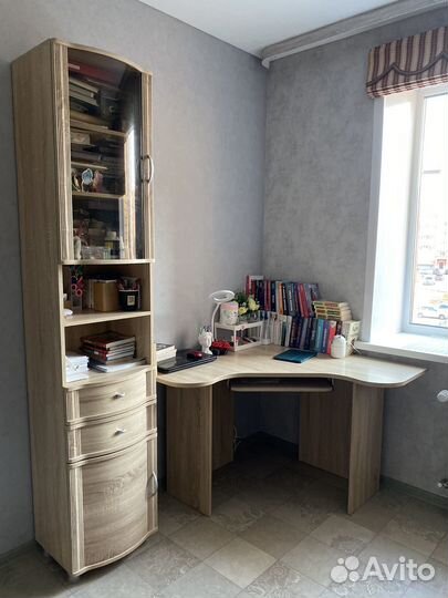 Компьютерный стол,пенал и комод