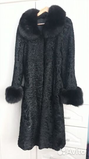Шуба каракуль с отделкой из песца