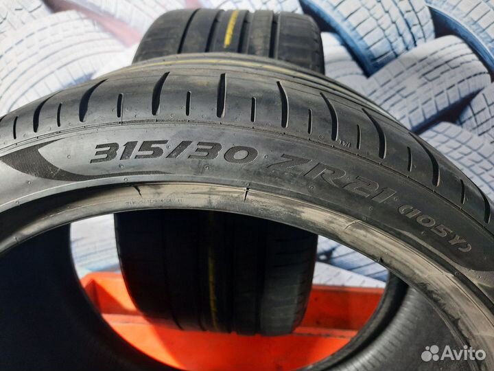 Pirelli P Zero PZ4 315/30 R21