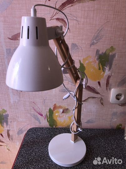 Лампа настольная