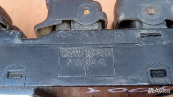 Блок управления стеклоподъемниками Hyundai Sonata