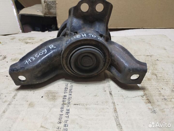 Подушка двс Kia Sorento 218122P900