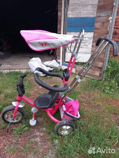 Детский трехколесный велосипед с ручкой