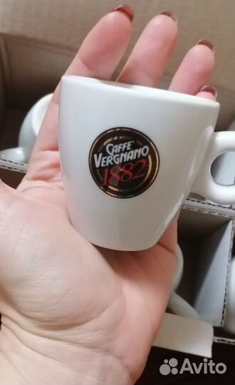 Набор кофейных чашек с блюдцами