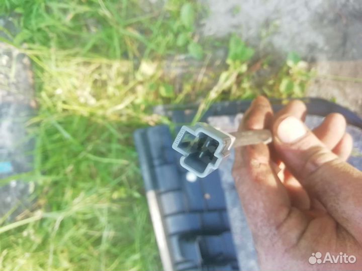 Задняя полка Toyota corolla е150