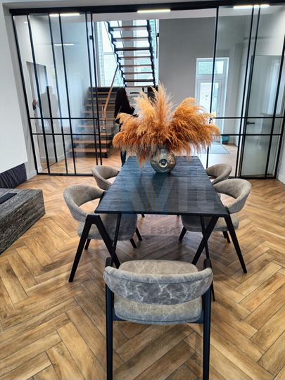 Коттедж 230 м² на участке 6 сот.