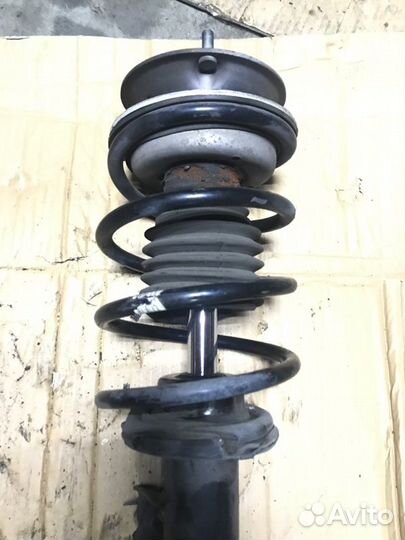 Амортизатор передний правый Bmw 3 Е90 N43B20AA 2.0