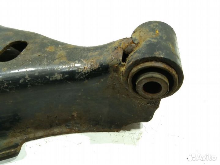 Рычаг задний нижний правый