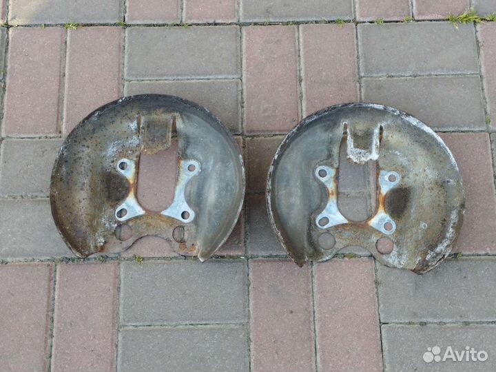 Пыльники тормозных дисков залние Citroen C4