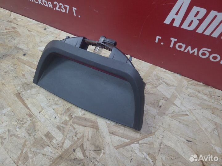 Стоп-сигнал Renault Logan