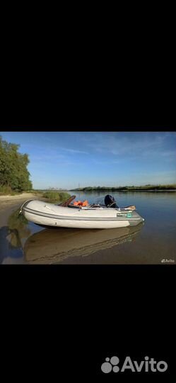 Лодка с мотором