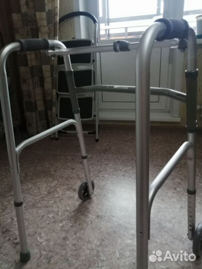 Ходунки для взрослых на колесах