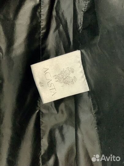 Пуховик женский Acasta с натуральным мехом лисицы