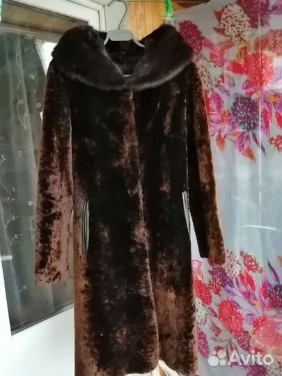 Шуба мутоновая с капюшоном