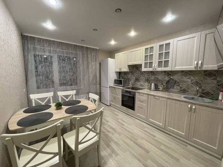 2-к. квартира, 70 м², 10/19 эт.