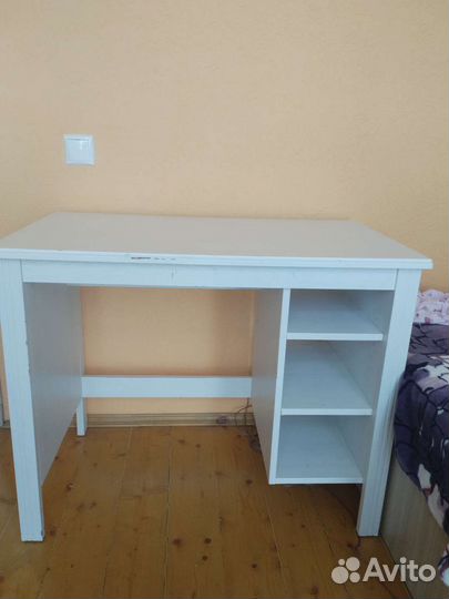 Письменный стол IKEA