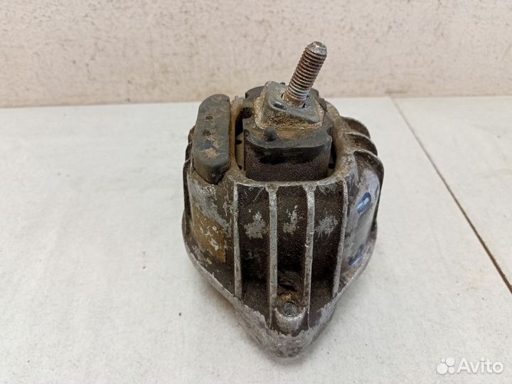 Подушка двигателя 22116768800