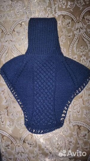 Манишка ручной вязки