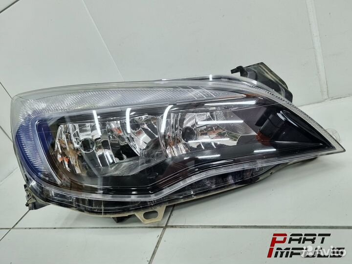 Фара правая Opel Astra J (09.2009 - 12.2015)