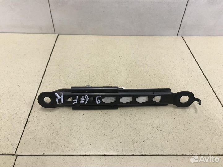 Механизм регулировки ремня безопасности Corolla E1