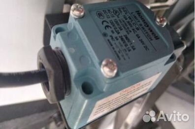 Промышленный кромкооблицовочный станок HuaHua-505