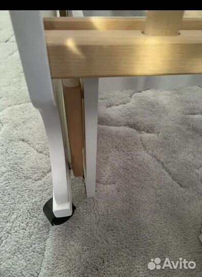 Детская кроватка с маятником