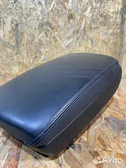 Подлокотник Audi А6 C6 2008-2010