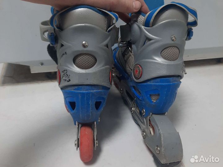 Роликовые коньки