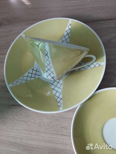 Чашка с блюдцем и тарелкой