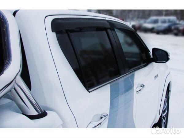 Дефлекторы боковых окон Toyota Hilux (2015-2020)