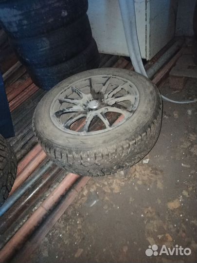 Колеса зимние 215 60 r17