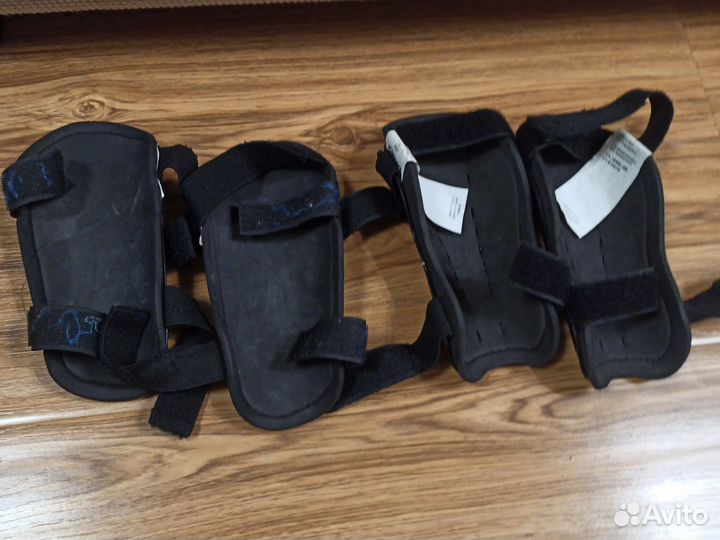 Щитки футбольные детские Demix