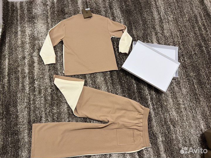 Спортивный костюм для девочки 140