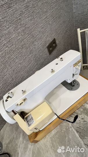 Швейная машинка Чайка 132м